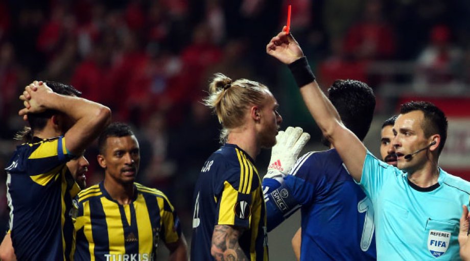 Fenerbahçe Braga karşısında hakemin katlettiği maçla Avrupa'ya veda etti 
