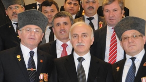 Şehitlik ve gazilik şereflerin en yücesidir.