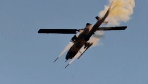 Bomba yüklü araçlar helikopterle vuruldu