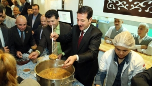 İlkadım'da 10 bin aşure dağıtıldı 