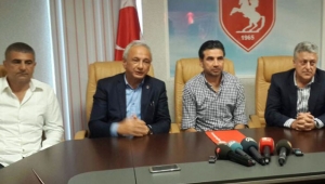 Samsunspor'da Osman Özköylü imzayı attı