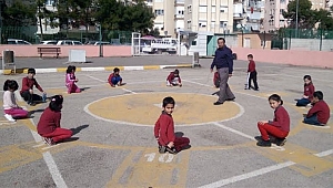 Eski çocuk oyunları yeniden hayat buluyor 