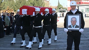 Kalp krizi geçiren polis toprağa verildi