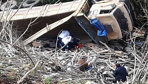 Samsun'da feci kaza, kamyon uçurama yuvarlandı  