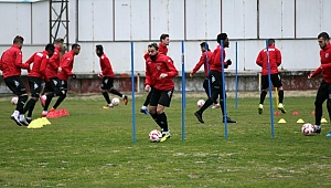 Samsunspor'da yeni futbolcularla ilk taktik