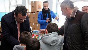 125 çocuğa mont dağıtıldı 