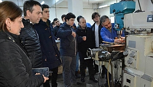 Gençler üretimi yerinde gördü 