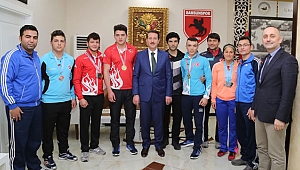 İlkadımlı sporcular gururlandırdı 