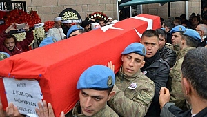 Samsunlu şehit gözyaşlarıyla toprağa verildi 