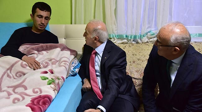 Vali Şahin ve Başkan Yılmaz'dan şehit ailesi ile gaziye ziyaret