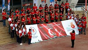 İşaret diliyle İstiklal Marşı 