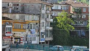 Salıpazarı'nda sıvasız boyasız ev kalmayacak