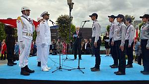Samsun'da 19 Mayıs kutlandı, bayrak teslim edildi