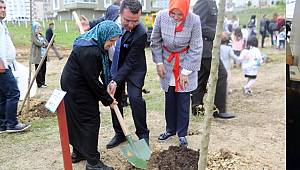 Şehitler için fidan 