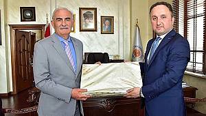 Eğitim ödülü Yılmaz’a