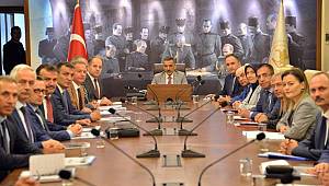 Vali Kaymak, eğitim çalışmalarını değerlendirdi