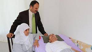 43 yıllık eşine gözü gibi bakıyor 