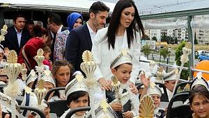 Karaaslanı'nın oğlu toplu sünnette erkekliğe ilk adımı attı