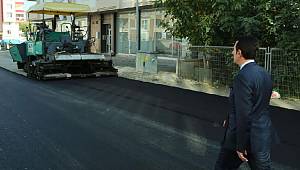 Yollar asfaltlanıyor 