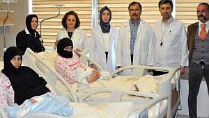 Anne ve kızı aynı anda hamile kaldı, aynı gün ve saatte doğum yaptı 
