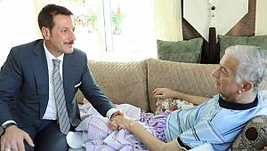 Başkan hastanın ayağına gitti 