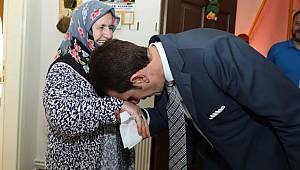 Başkan Tok, hacıları evlerinde ziyaret etti