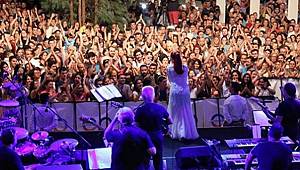 Candan Erçetin Tekirdağ'da sahnede