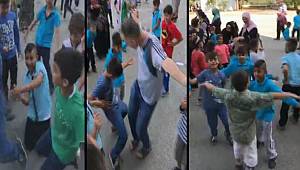 Roman çocuklar okul açılışını göbek atarak kutladı