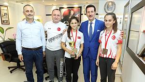 Şampiyon Zehra, gururlandırdı 