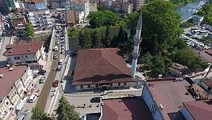 Terme'de yüzyıllardır ayakta duran cami 