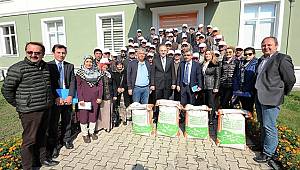 Üreticilere tohum dağıtımı 