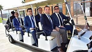 Bakan yardımcısından övgü