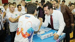 Bilek güreşi hayat buldu 