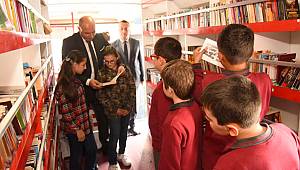 Gezici kütüphane öğrencileri kitapla buluşturdu 