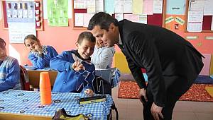 Öğrencilerin devamsızlık sorununu öğretmen çözdü