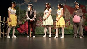 Öğrenciler tiyatro ile öğreniyor 