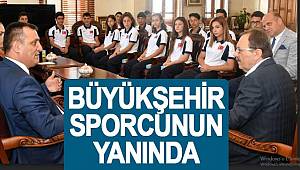 Büyükşehir sporcunun yanında 