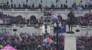 ABD'de neler oldu kongre merkezine halk baskın yaptı