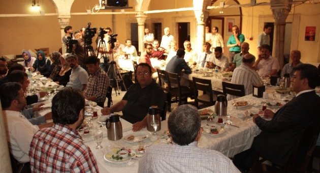 ’4’Üncü Göl Saatleri Şiir Akşamı’ Küçükçekmece’de Başlıyor