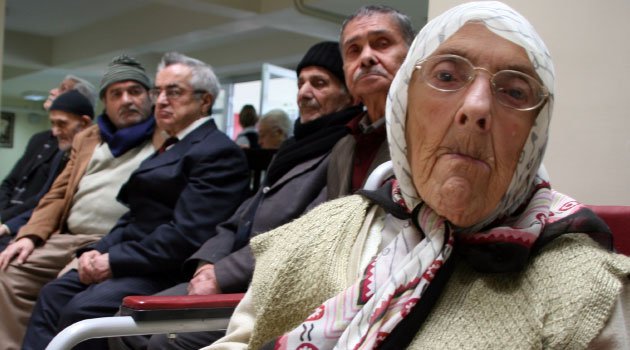 65 yaş üstü muhtaç, güçsüz kimsesiz yaşlılara aylık bağlanıyor