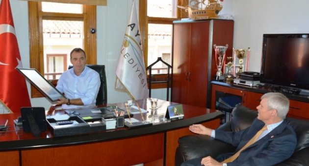 ABD’nin İstanbul Başkonsolosu Charles Hunter Ayvalık’ta