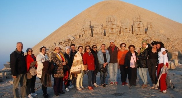 Adanalı Doğa Gezginleri Nemrut’a Hayran Kaldı