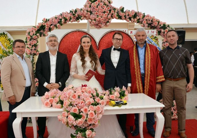 AK Parti Ordu Milletvekili Çanak’ın Danışmanı Erhan Uyaroğlu Dünya Evine Girdi