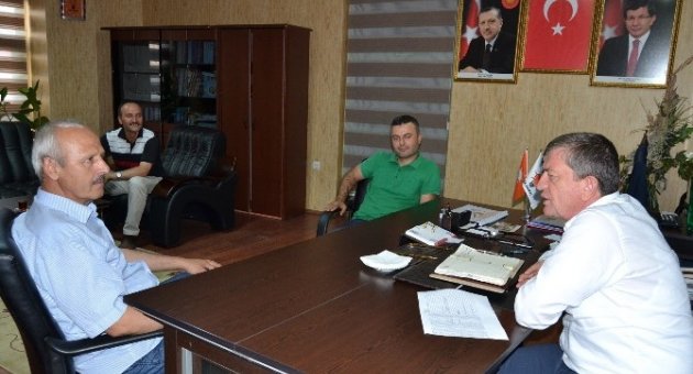 AK Parti Trabzon İl Başkanı Haydar Revi Parti Binasında Düzenlediği Halk Günlerine Devam Ediyor