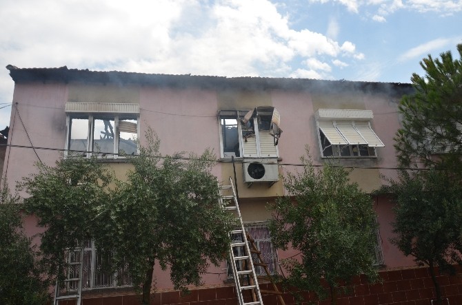 Akhisar’da Mutfak Tüpü Patladı: 4 Yaralı