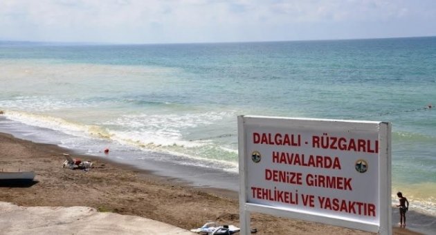 Alaplı Belediyesi Deniz Kenarlarına Uyarıcı Levhalar Yerleştirdi