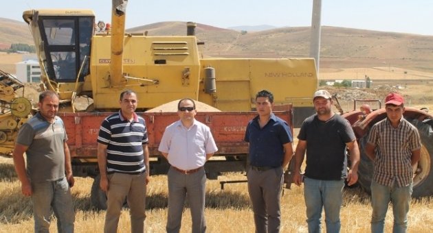 Anıza Ekim Bayburt Çiftçisinden Geçer Not Aldı
