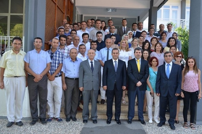 Antalya Valisi Türker, Valilik Çalışanlarıyla Bayramlaştı