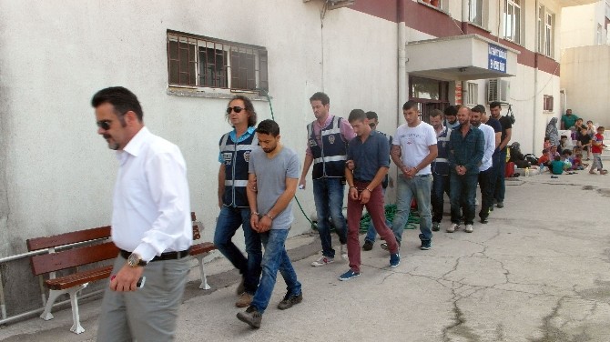Ayvalık’ta 7 Göçmen Kaçakçısı Yakalandı