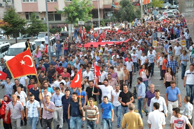 Balıkesir’de Binler Teröre Karşı Yürüdü